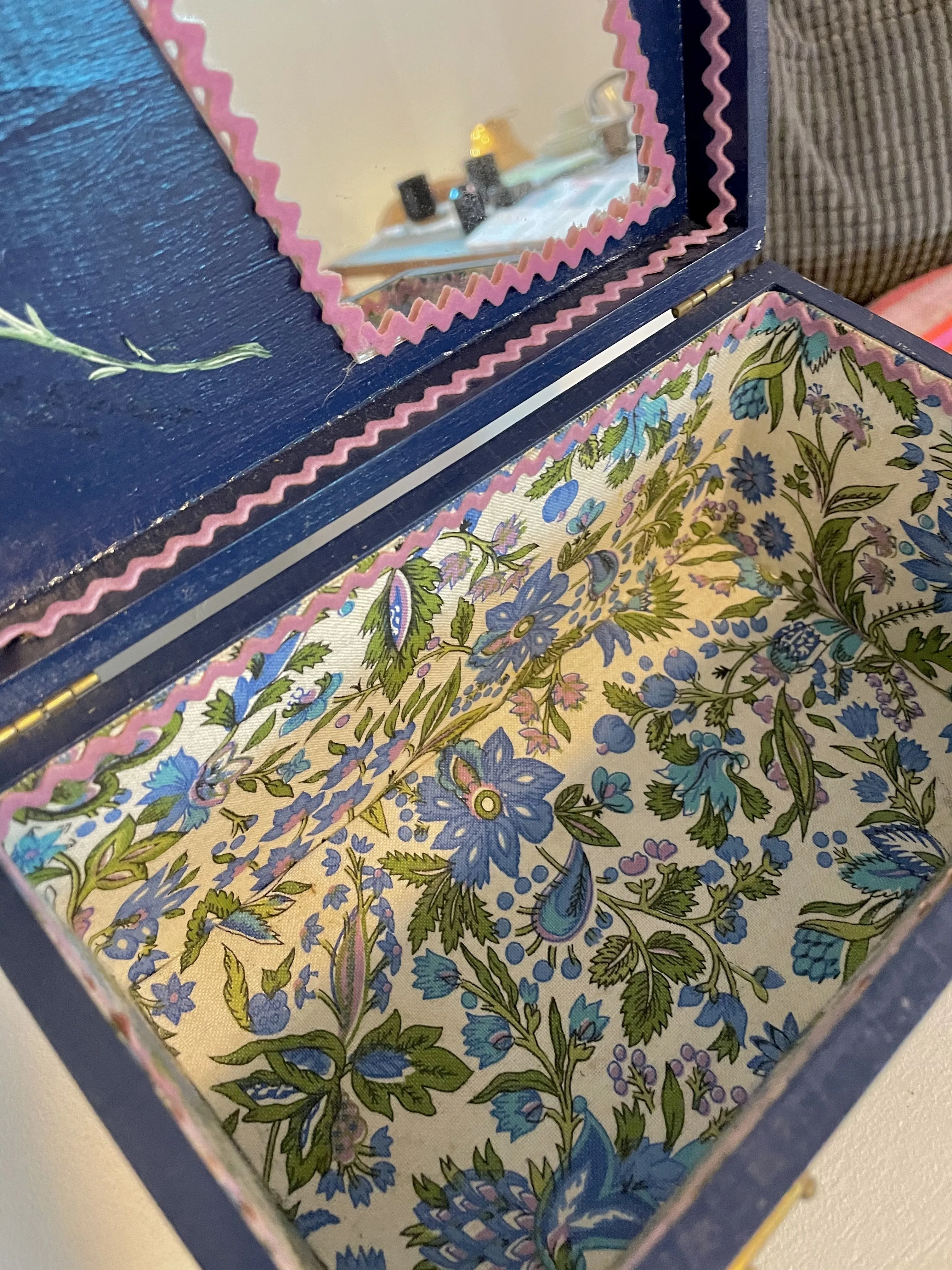 1960s Fred's hand-painted box bag
