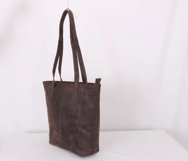 Avenue Hunter Leather Shoulder Bag Brown