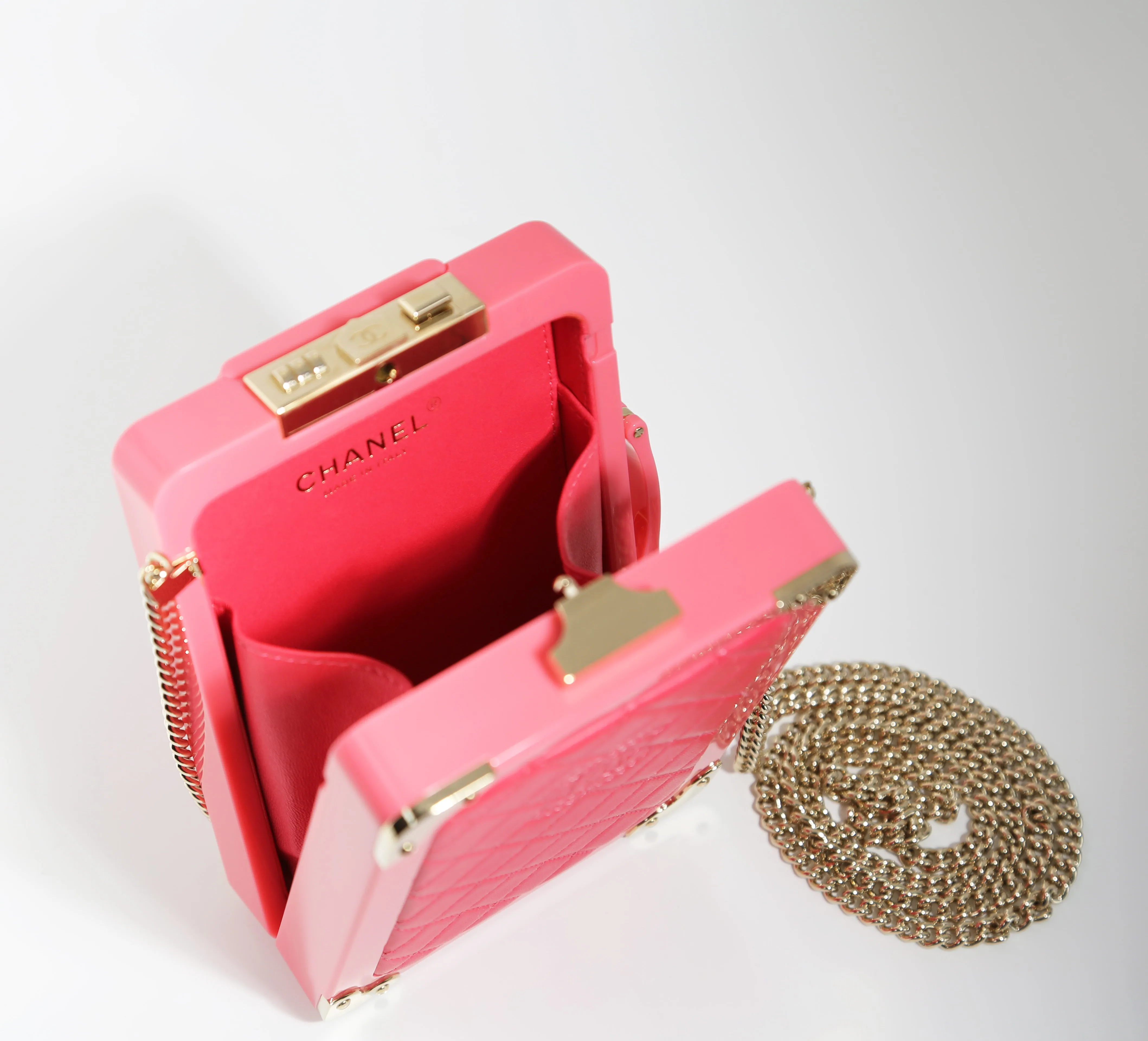 CHANEL 2016 SS Trolley Pink Minaudiere