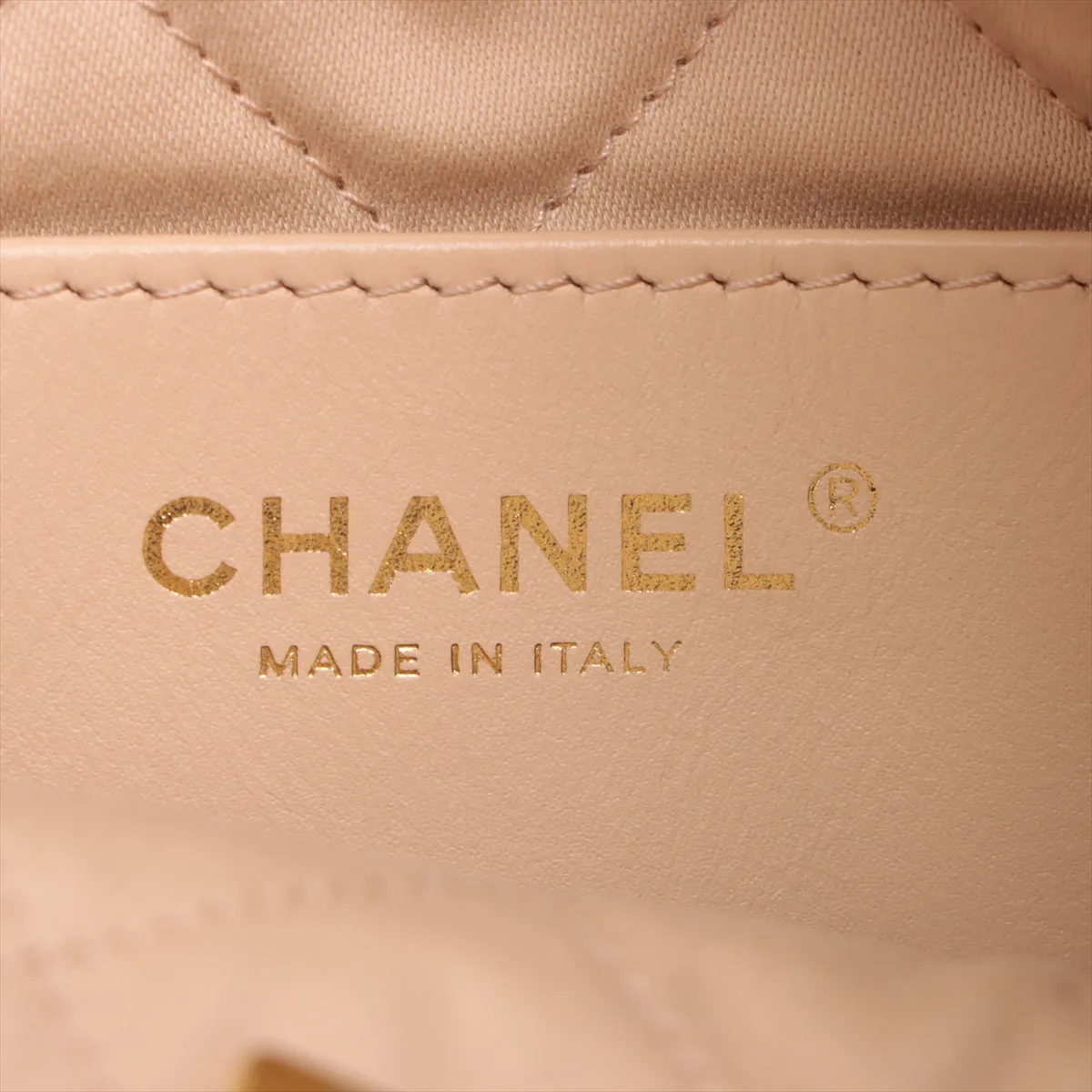Chanel 22 Mini Leather Chain Shoulder Bag White G  AS3980
