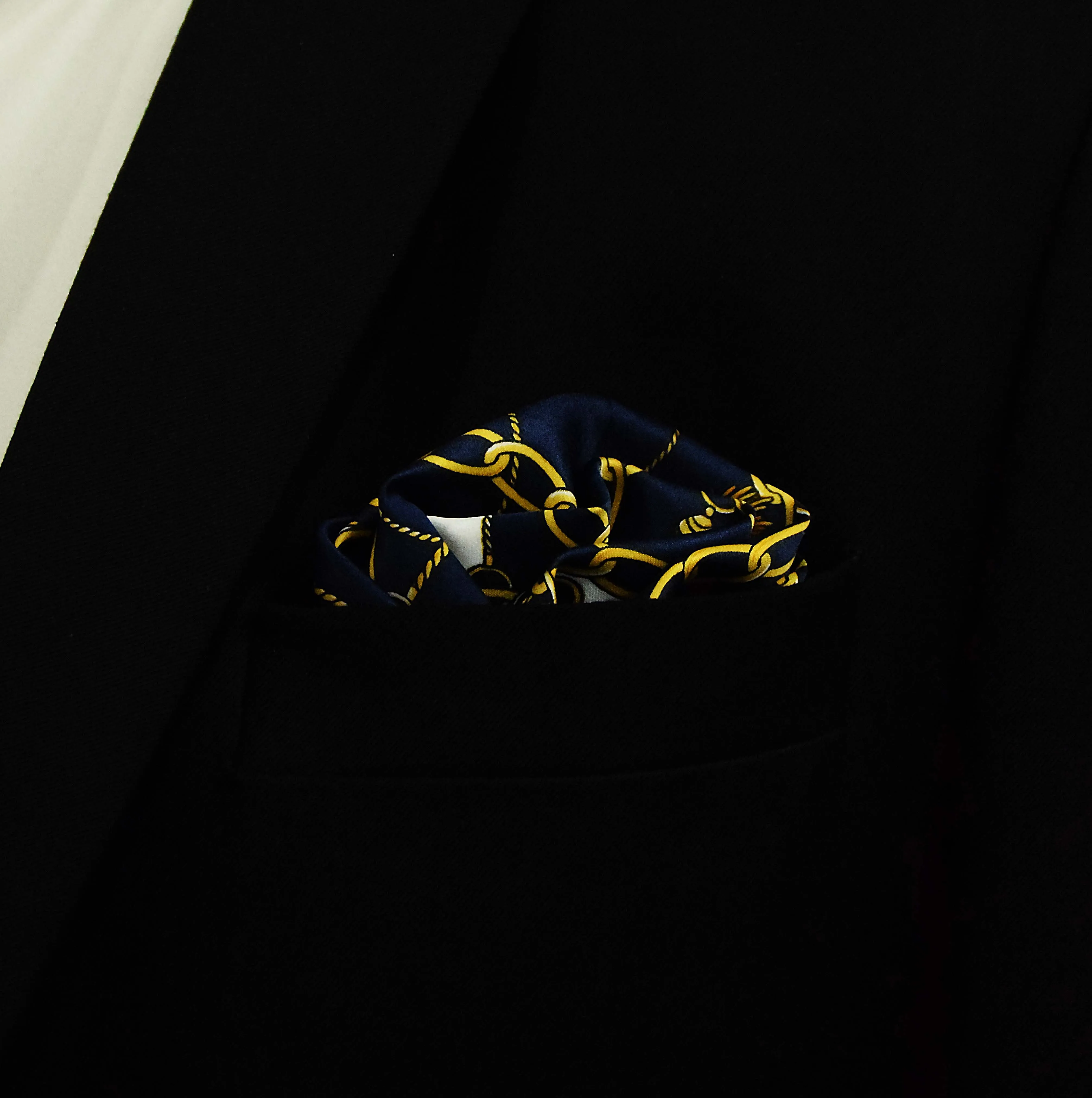 Curb And Link Chain Art – Silk Pocket Squares