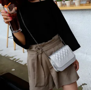 Design Leather style chain crossbody clutch handbag