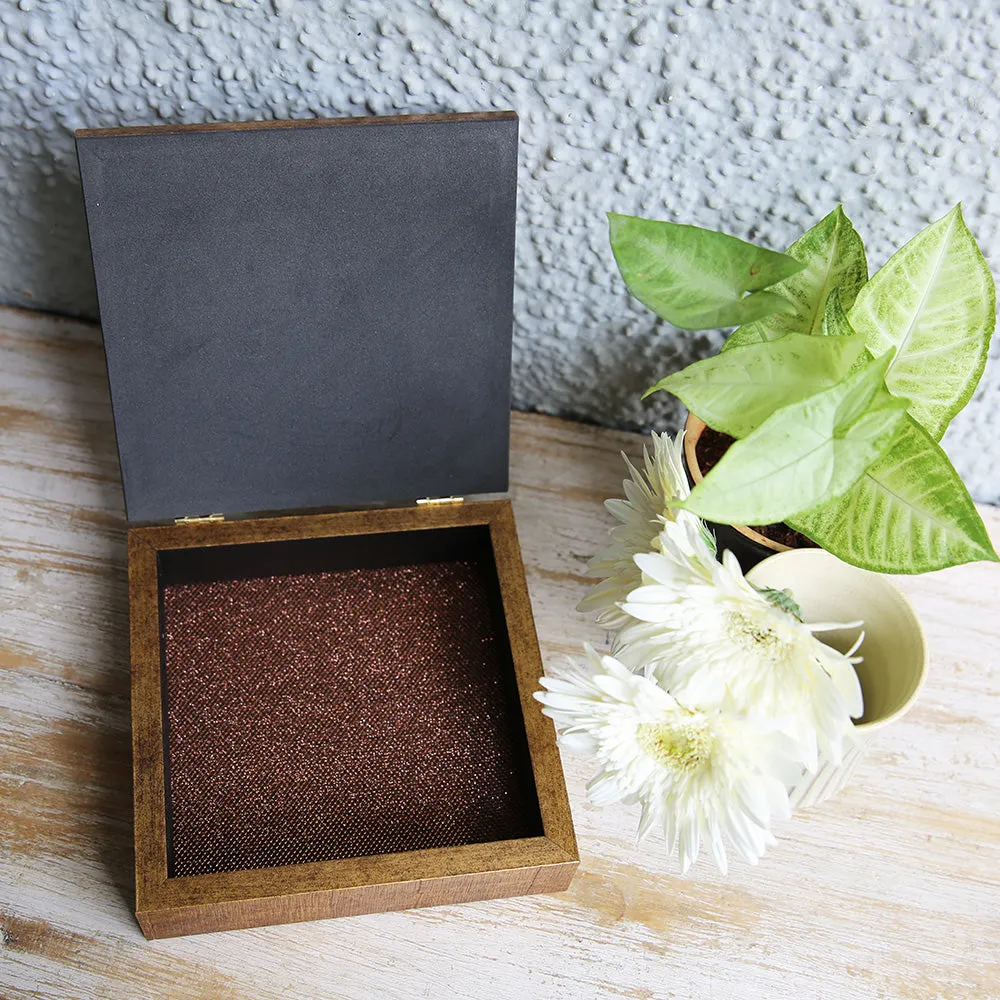 Divine Box M