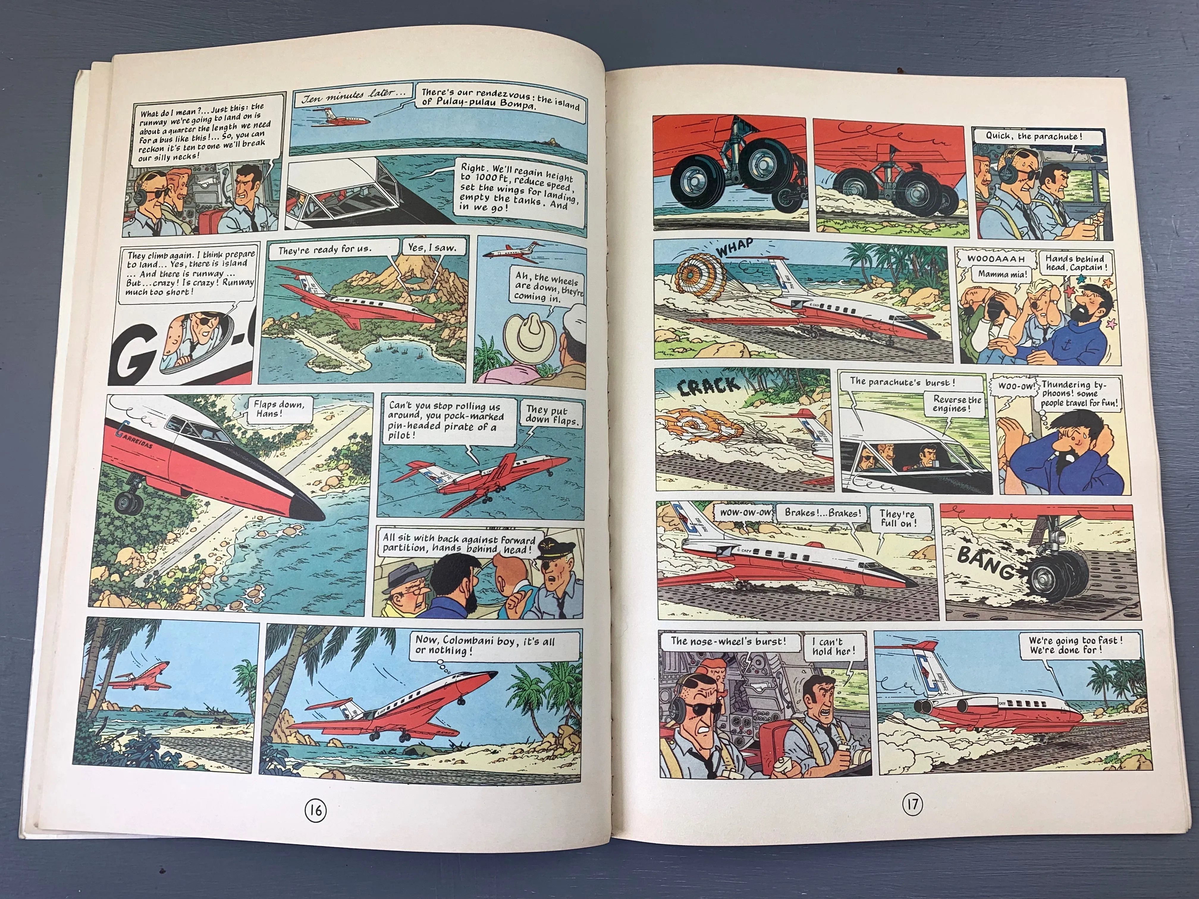 Flight 714 - Tintin 1975 Methuen 1st UK Paperback Edition Book