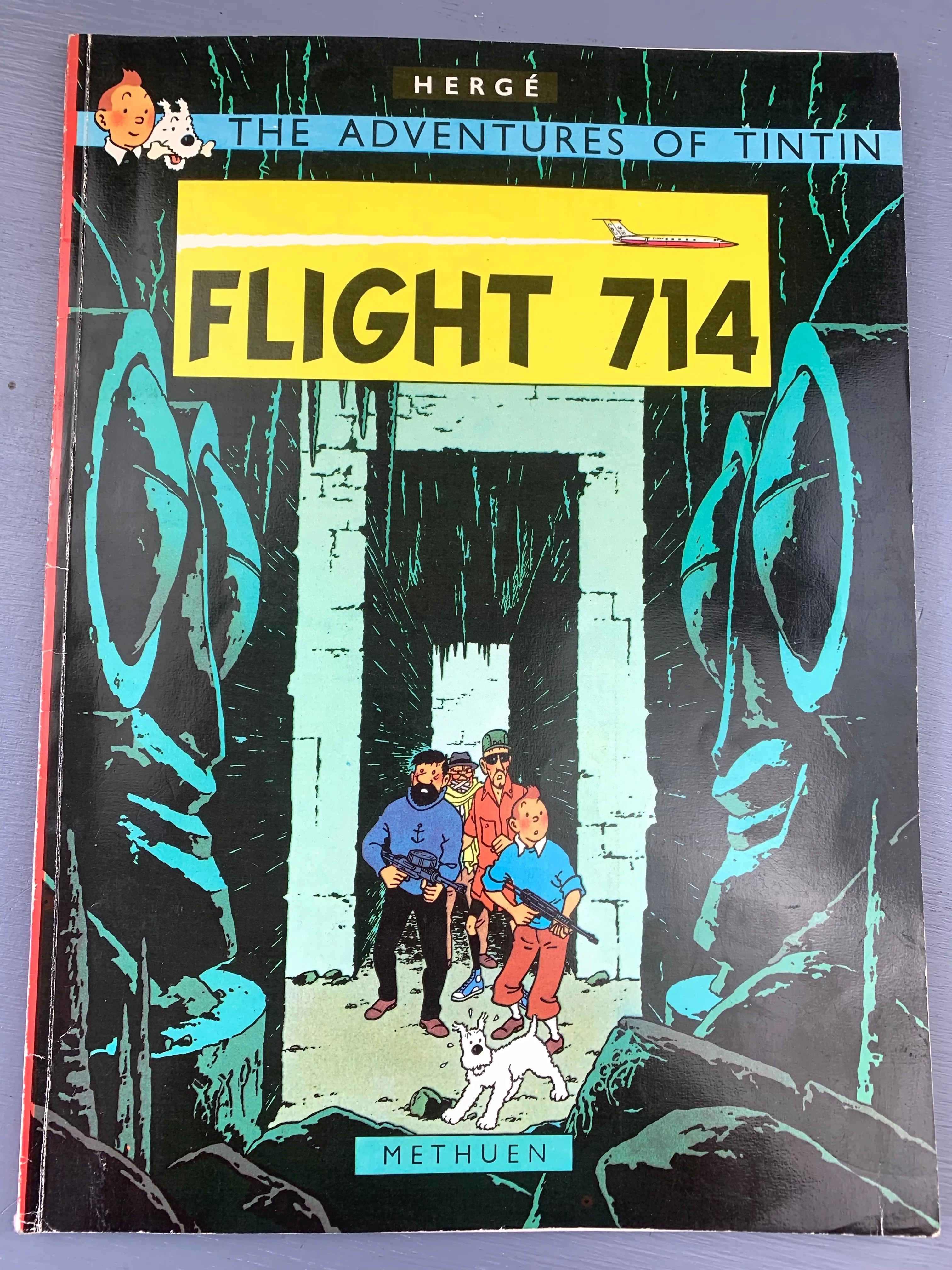 Flight 714 - Tintin 1975 Methuen 1st UK Paperback Edition Book