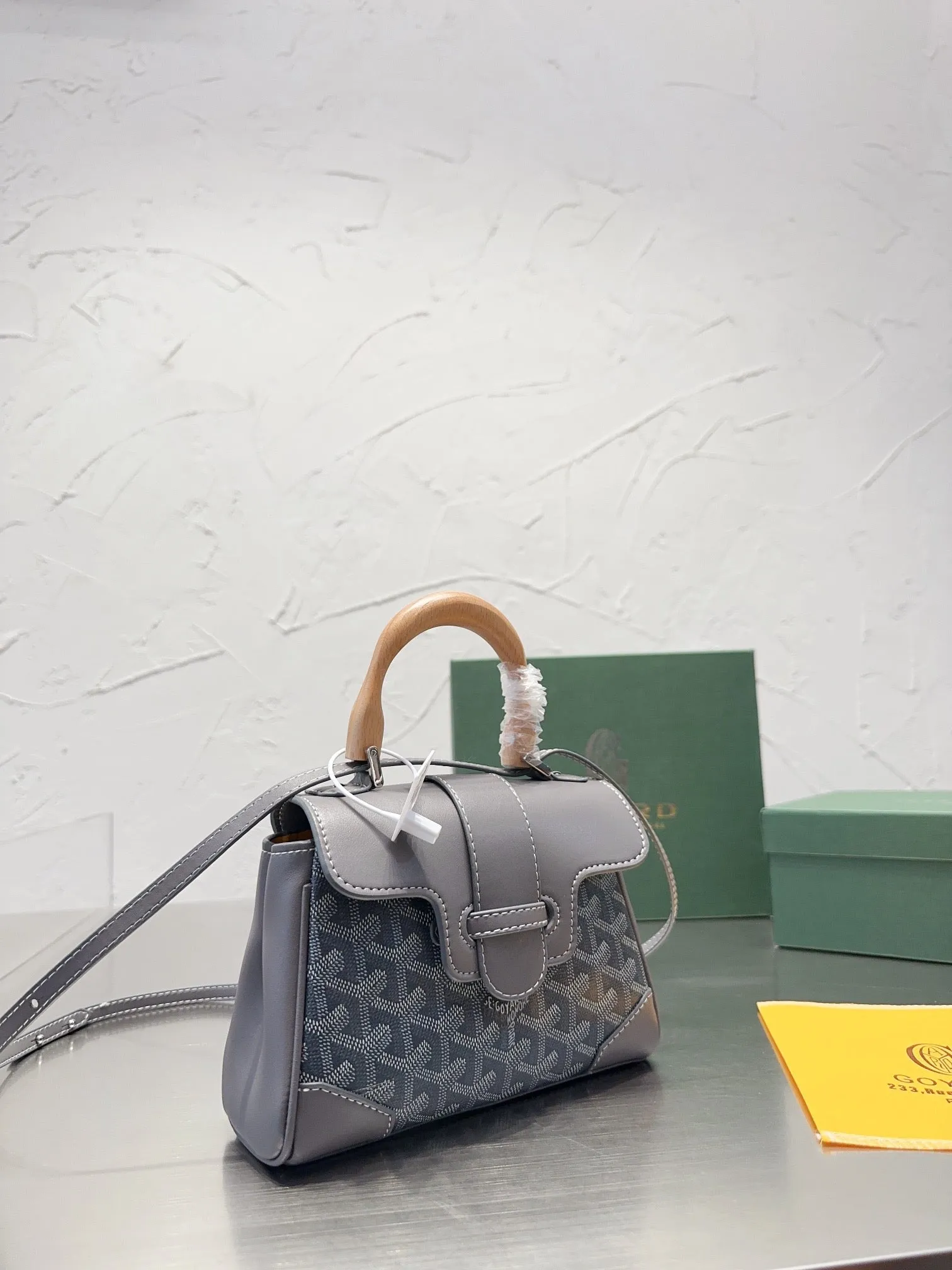 GY008 Saïgon Souple Mini Bag / 5.9x3x7.9inch