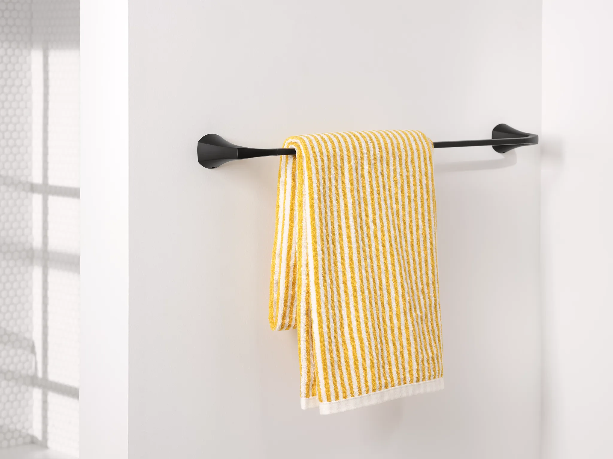 Lindor 24" Towel Bar
