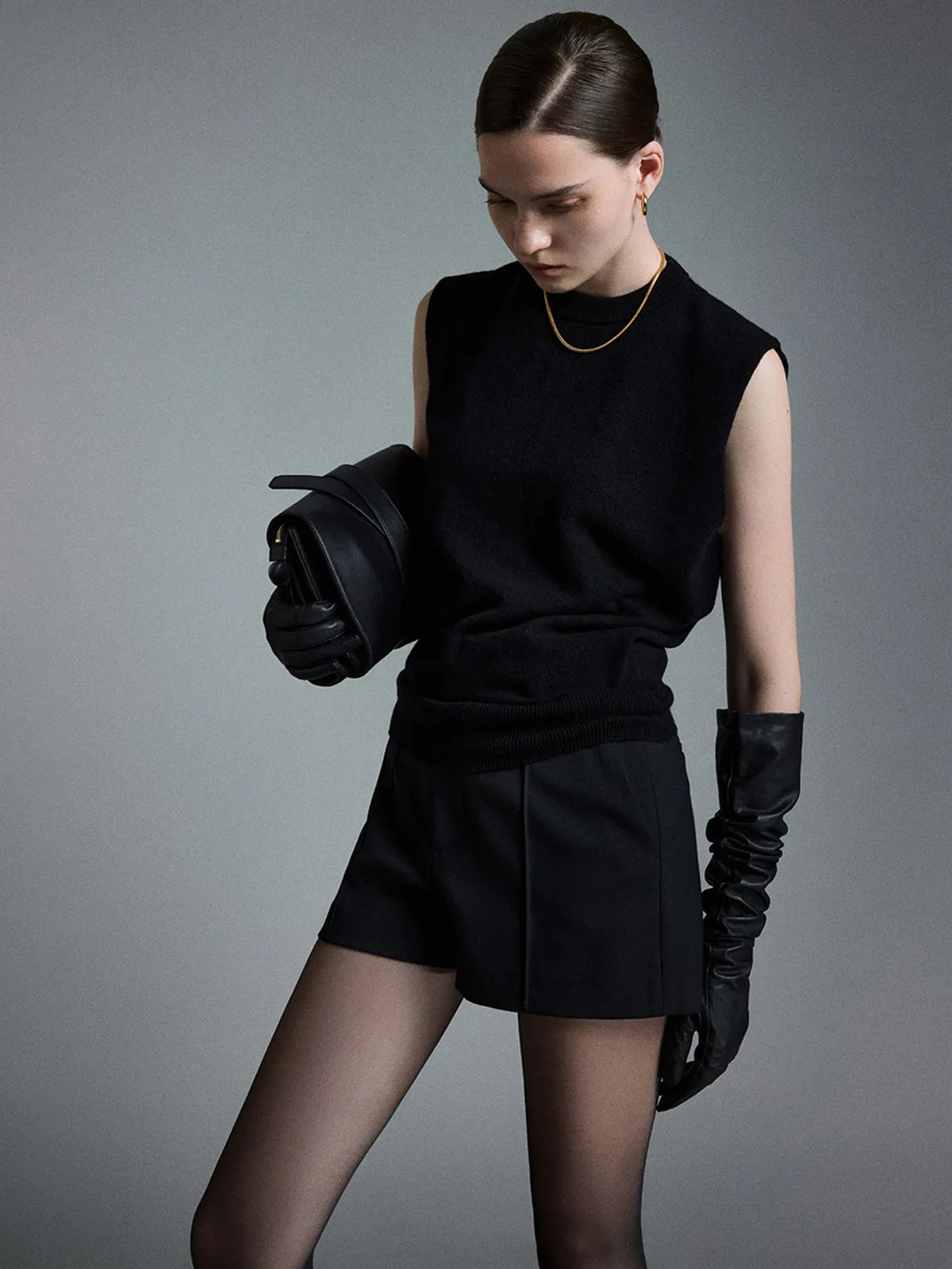 Mid Waist Graceful Solid Pocket Shorts