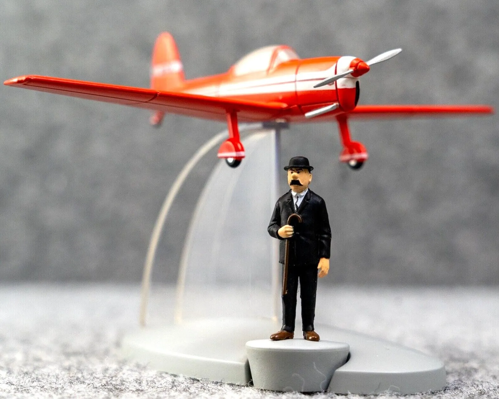 Moulinsart Avion Tintin 29528 Red Havilland Plane: Black Island Hachette Model #8