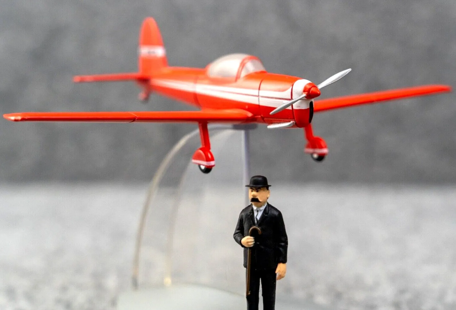 Moulinsart Avion Tintin 29528 Red Havilland Plane: Black Island Hachette Model #8