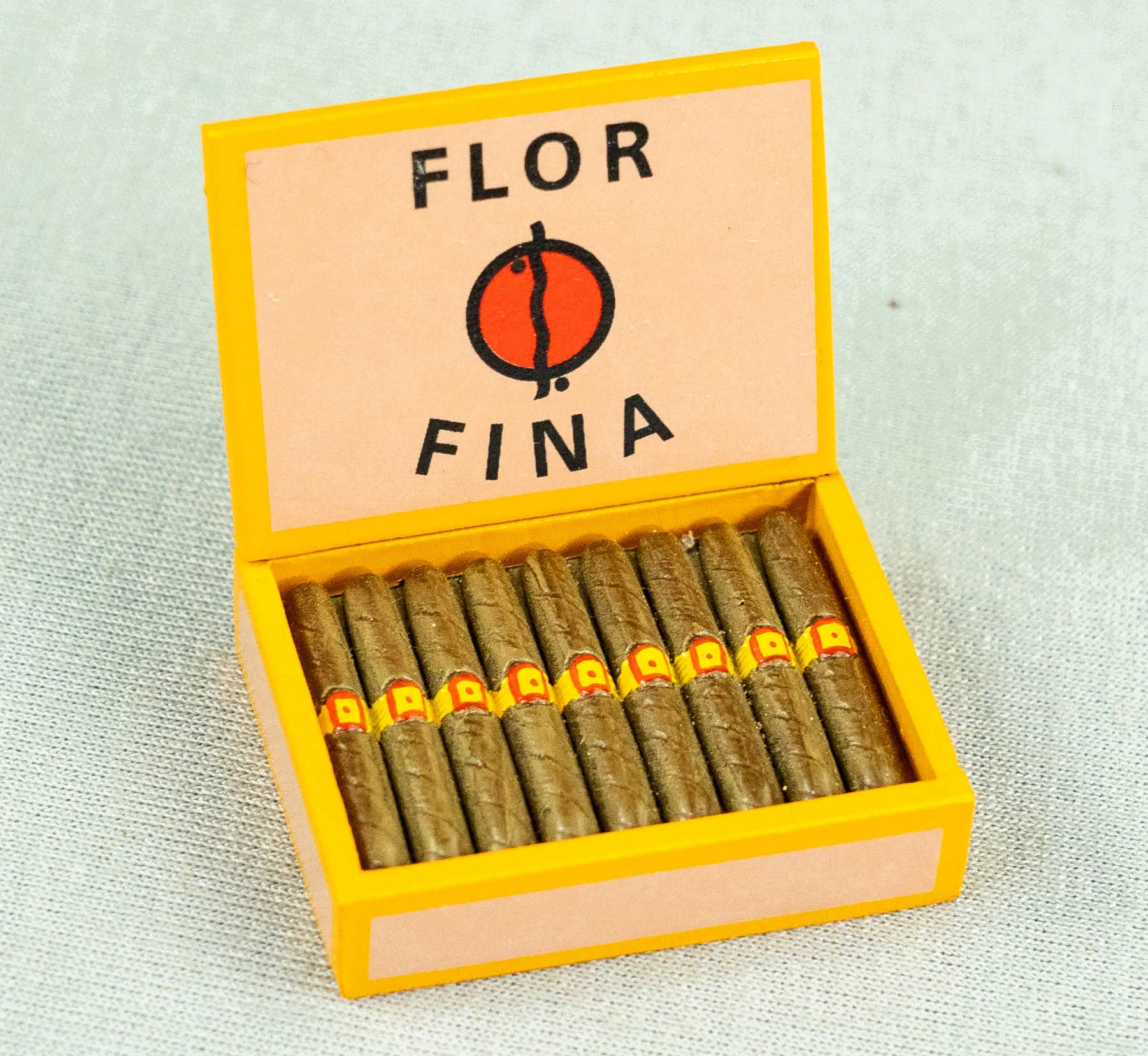 Pixi Statuette 5603 Box of Cigars Rare Metal Model 1994 L'Objet Mythe Tintin