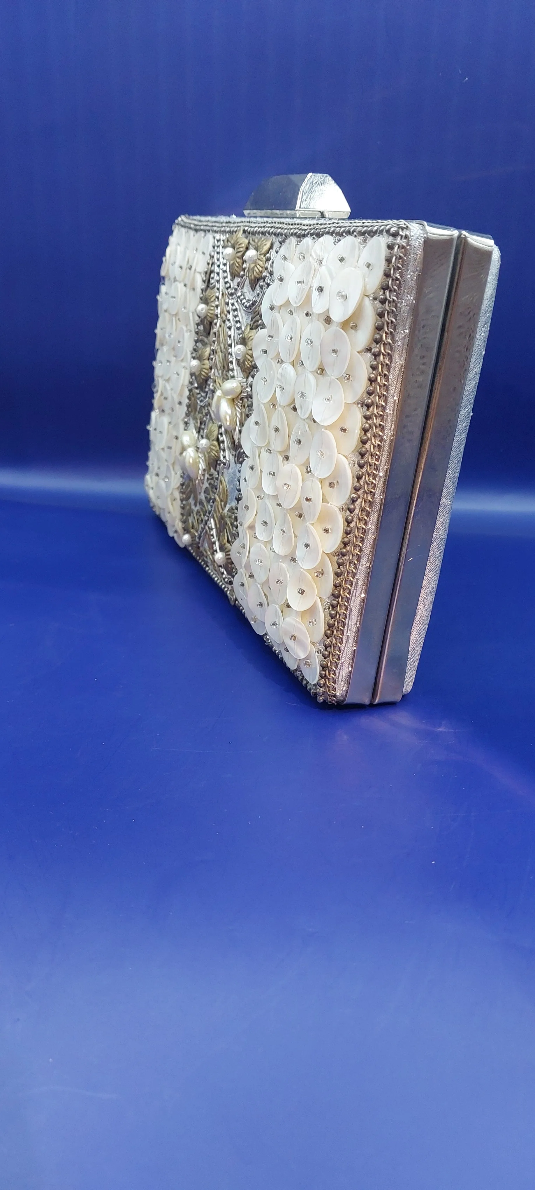 Shannie White Mother-of-Pearl Purse with a Silver Chain