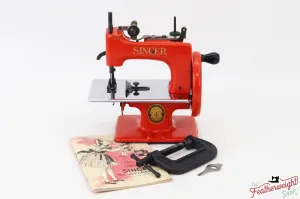 Singer Sewhandy Model 20 - Original Poppy Red - RARE, Feb. 2024 Faire