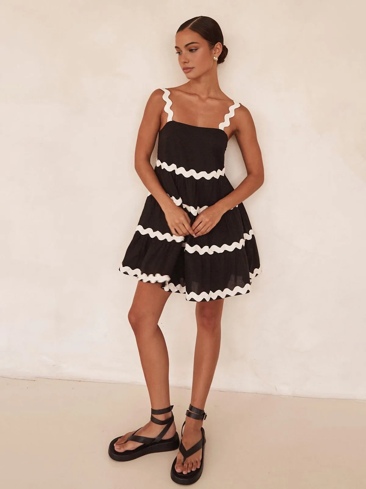 Sweetie Contrast Graceful Trim Short Dress
