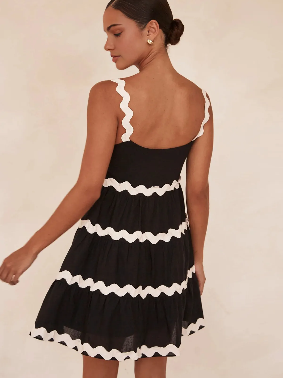 Sweetie Contrast Graceful Trim Short Dress
