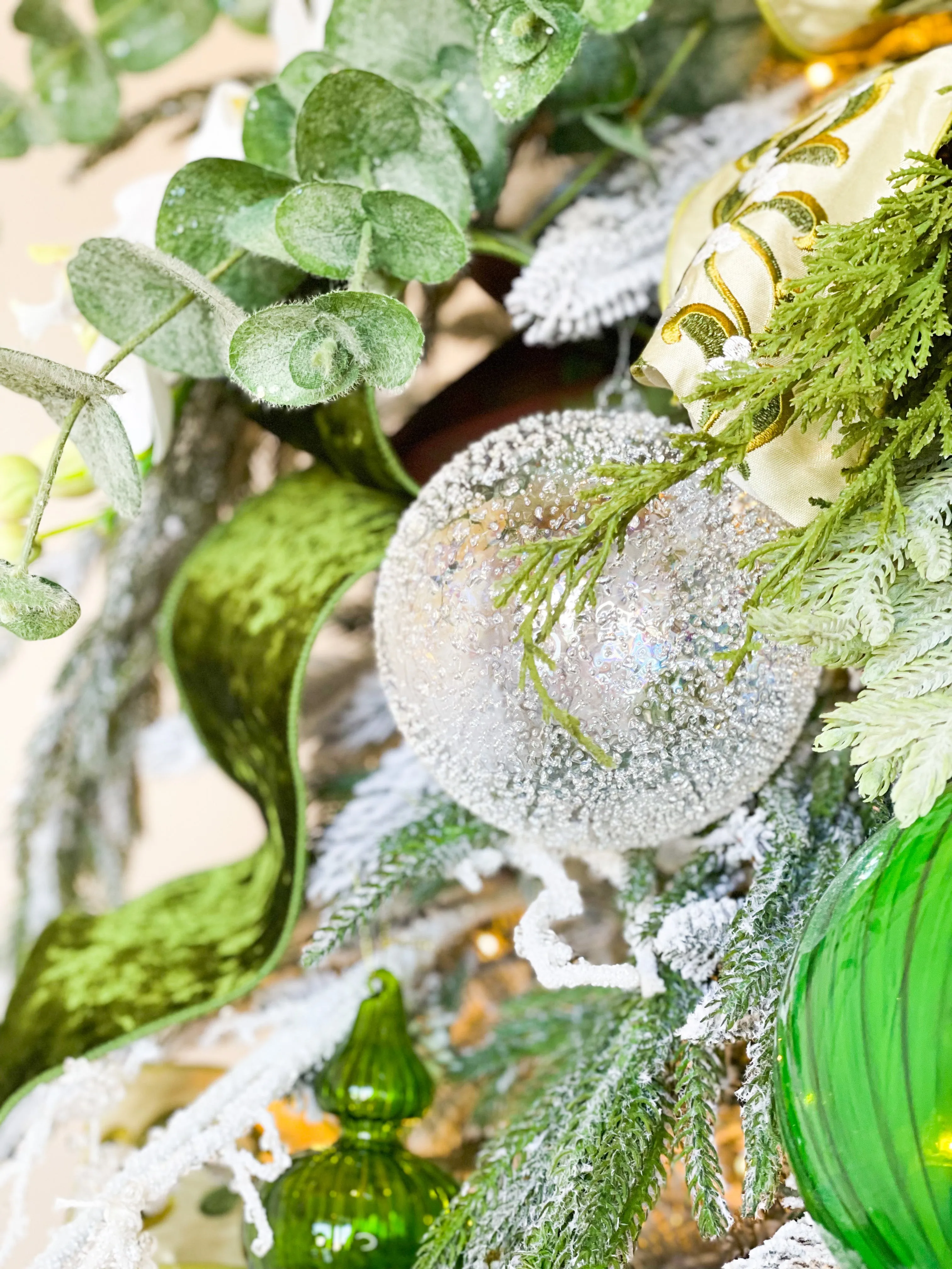 The Amalfi Christmas Tree Blanc Box