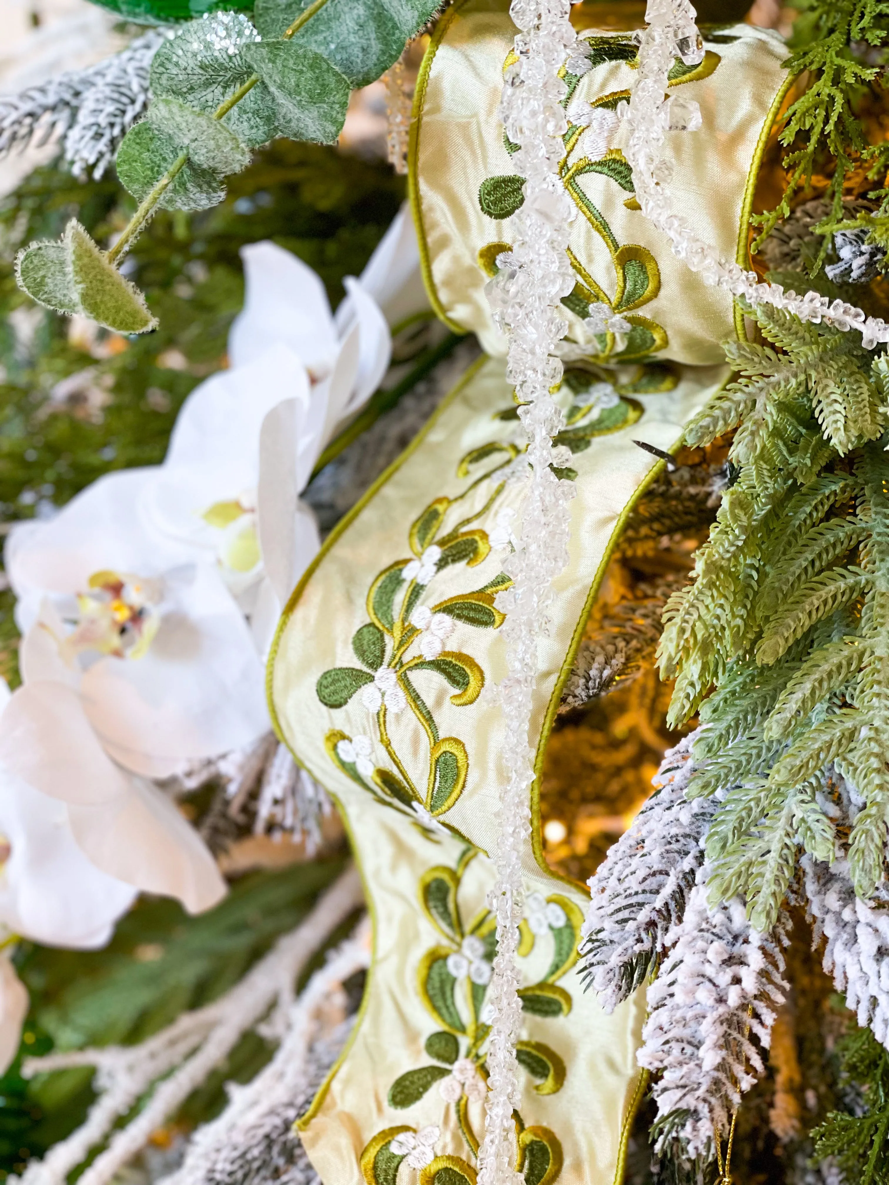 The Amalfi Christmas Tree Blanc Box