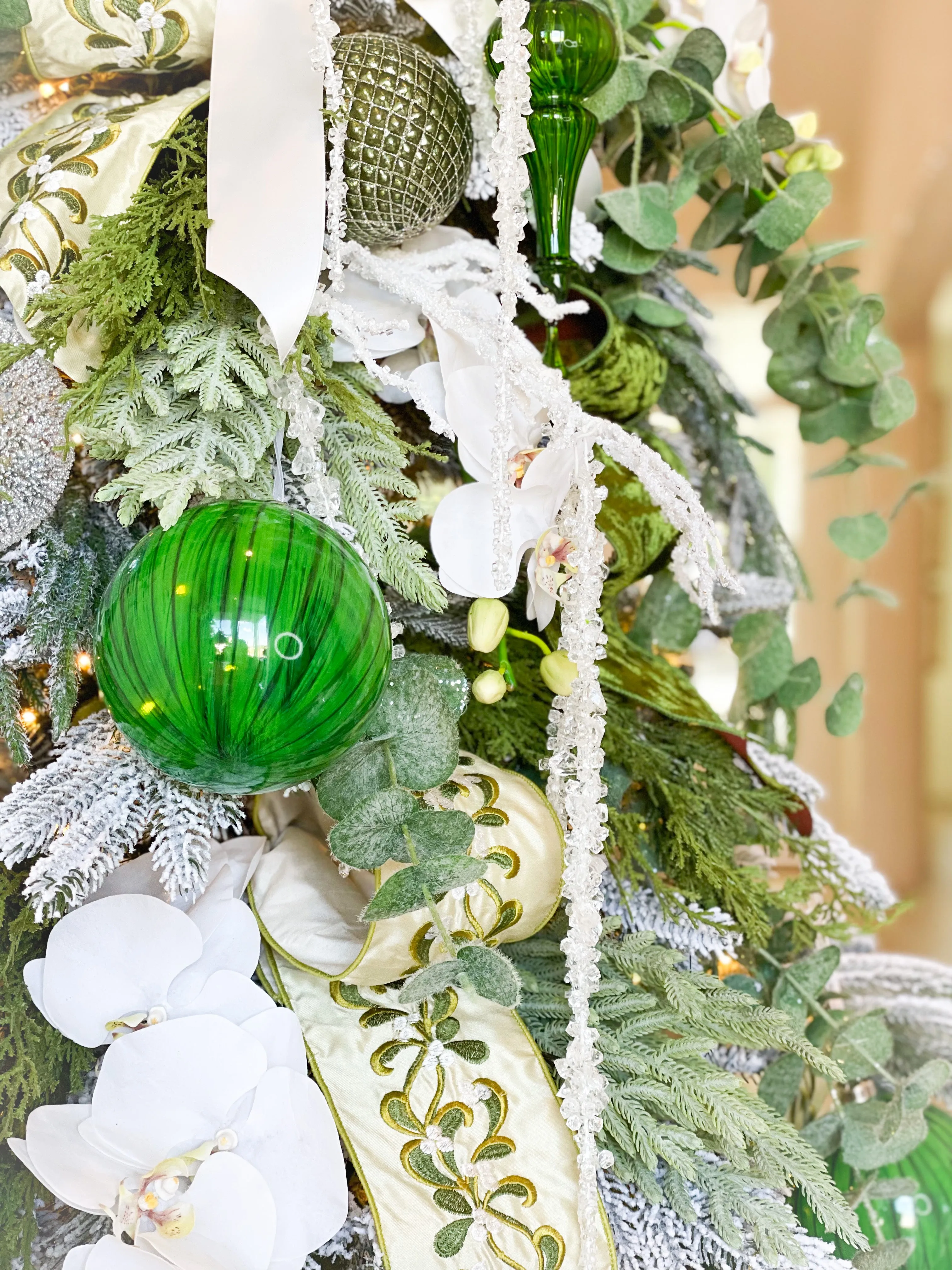 The Amalfi Christmas Tree Blanc Box