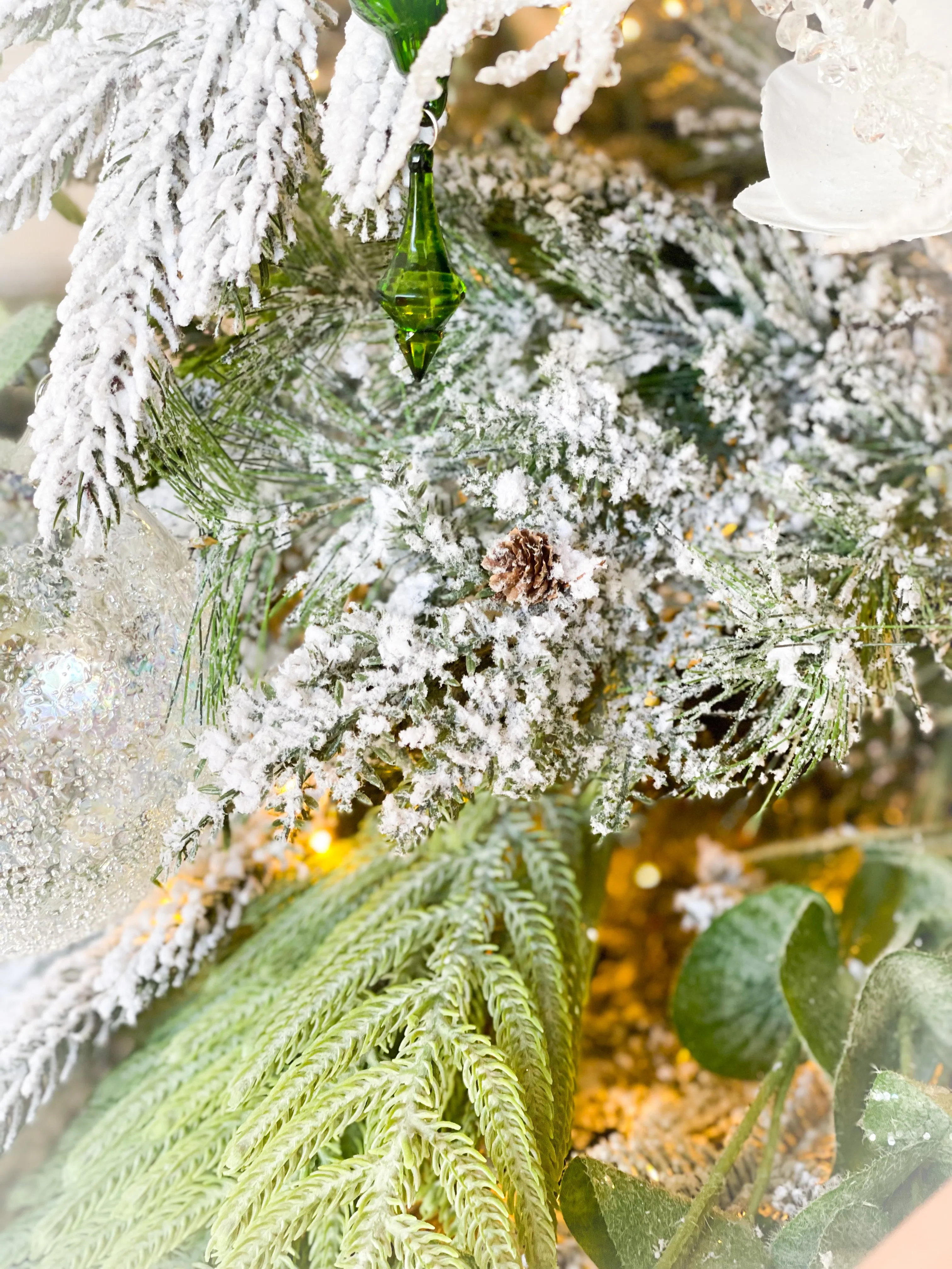 The Amalfi Christmas Tree Blanc Box