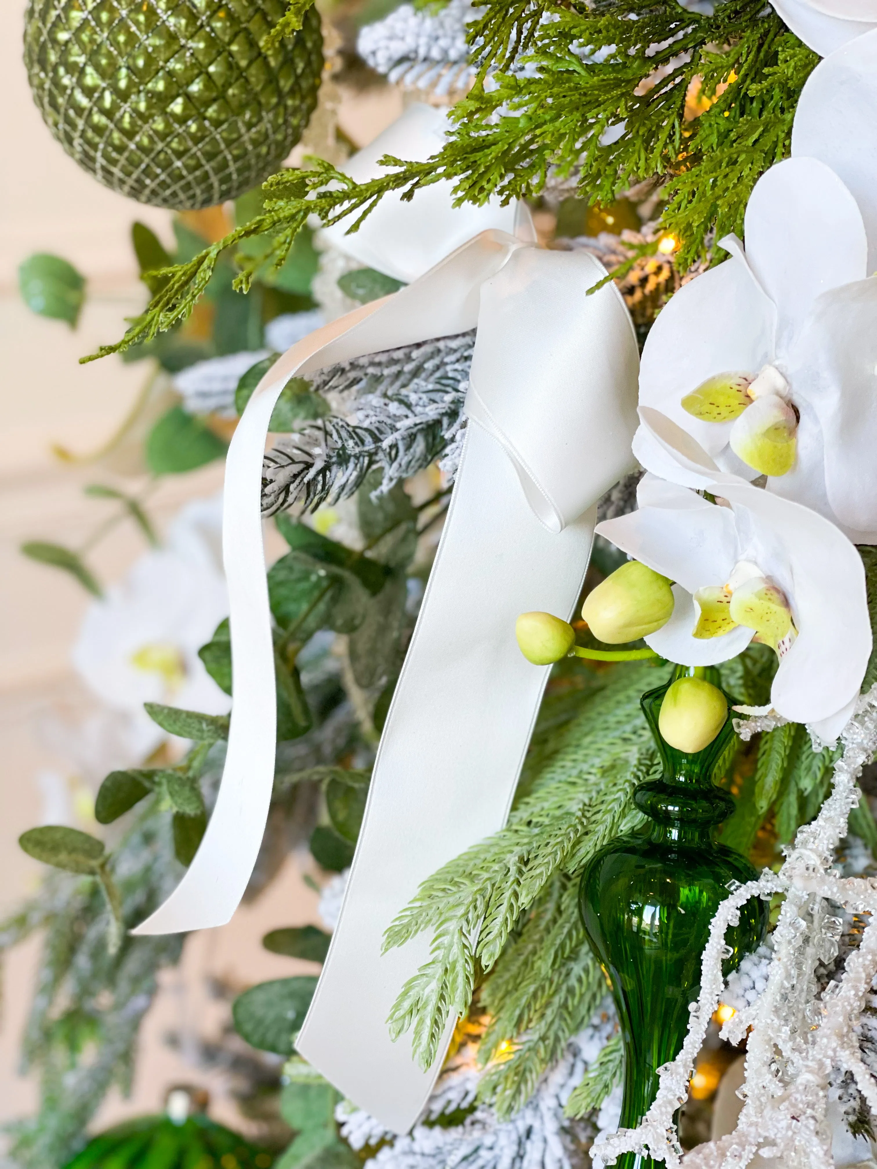 The Amalfi Christmas Tree Blanc Box